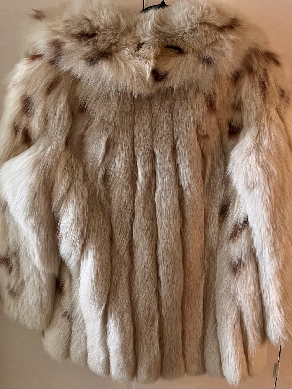 VINTAGE Patchin Furs Lynx-Dyed Fox Fur Short Coat (ca. 1970-1985) - Picture 4 of 4